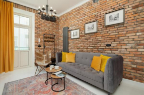 Dietla One Bedroom Apartments with Air Conditioning & Balcony by Noclegi Renters